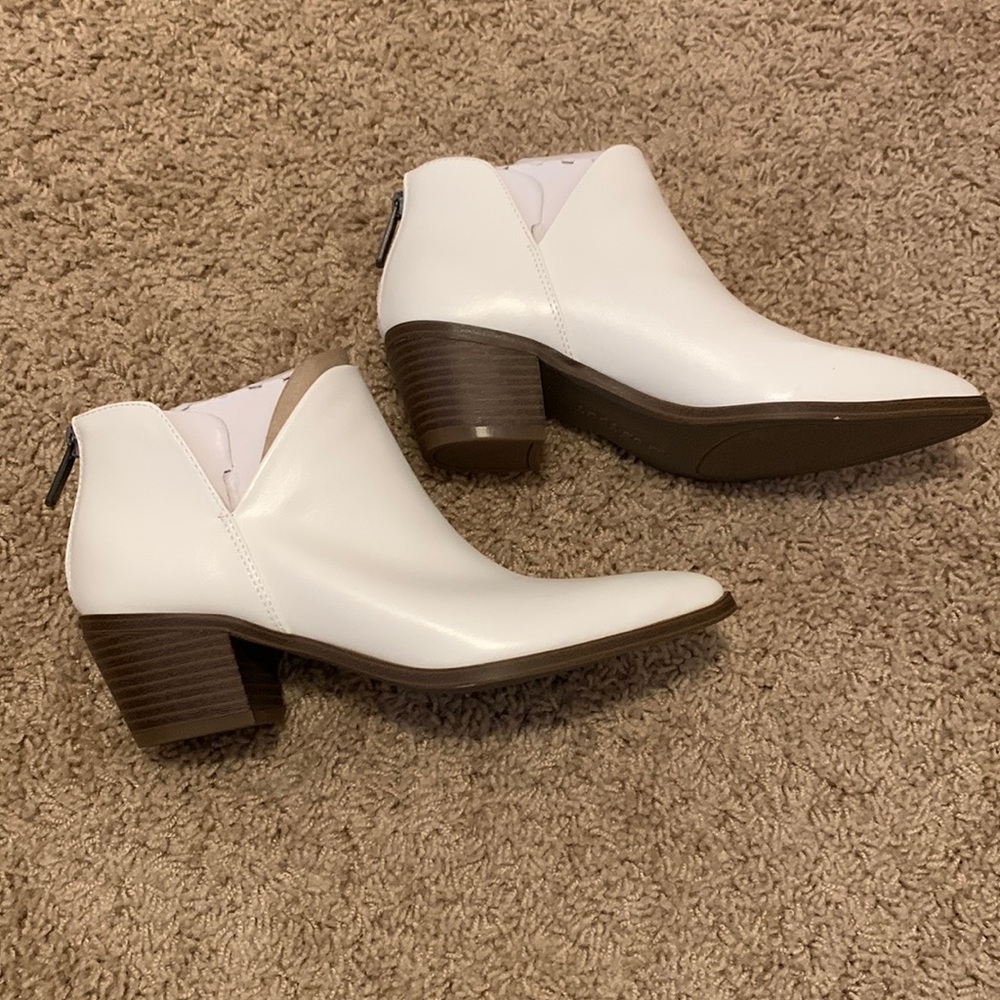 Indigo rd. White boots
